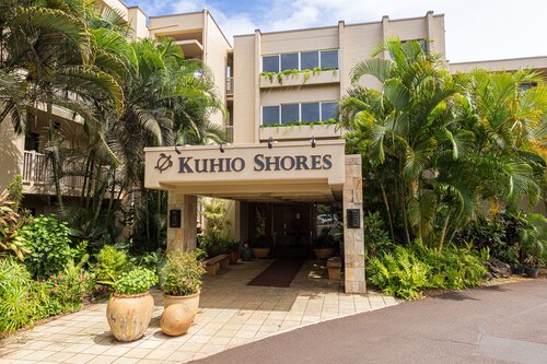 Ground-floor condo with amazing oceanfront view - close to beaches