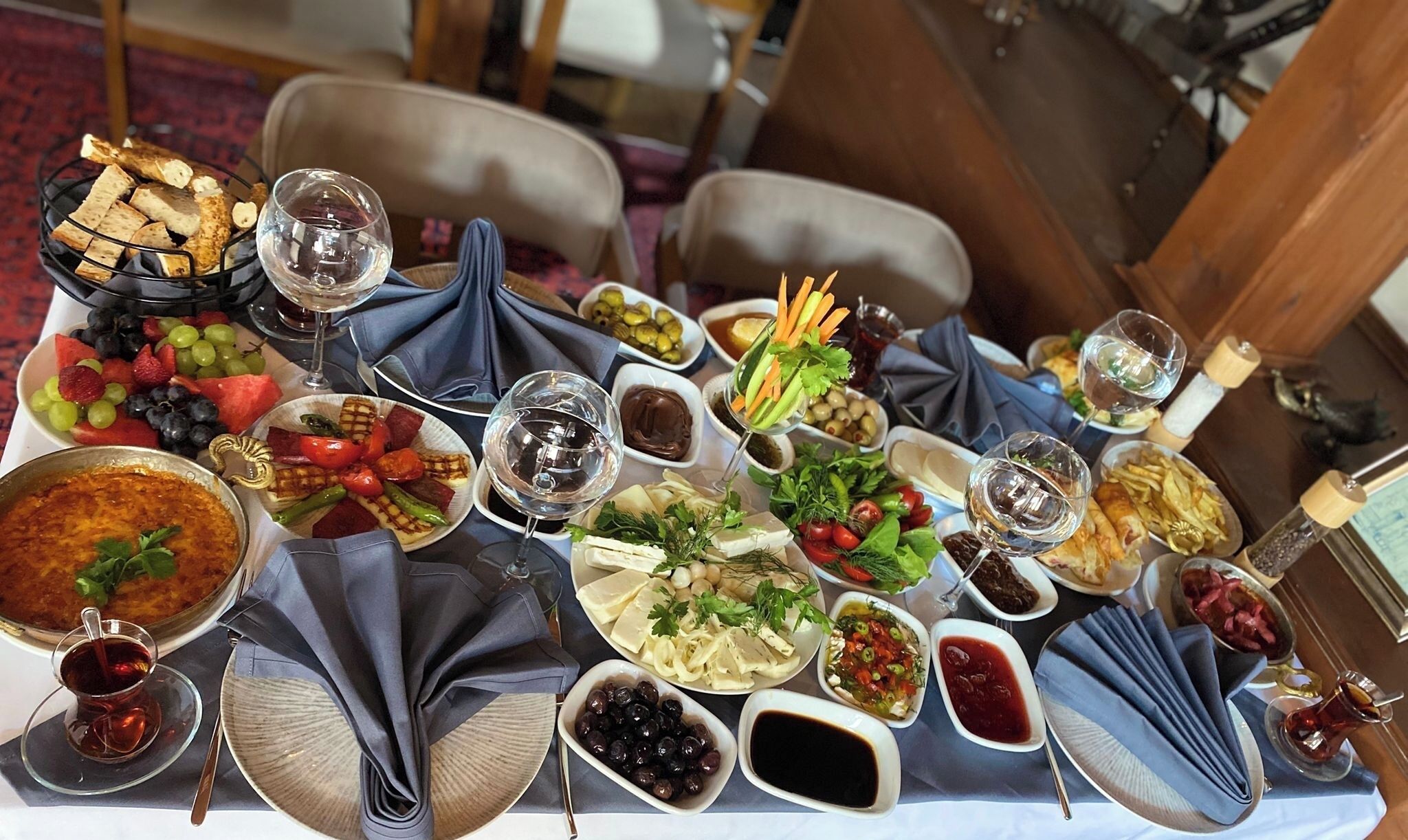 daily local cuisine breakfast (try 20 per person)