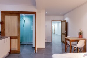 City Studio | Living area | 25-inch Smart TV with cable channels, TV, Netflix - Bon Business Hotel (Kralendijk)