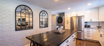 Magnifiquement rénové, parfait pour un séjour prolongé