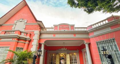 Casa Avelina Boutique Hostel