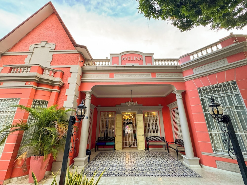 Casa Avelina Hostal image