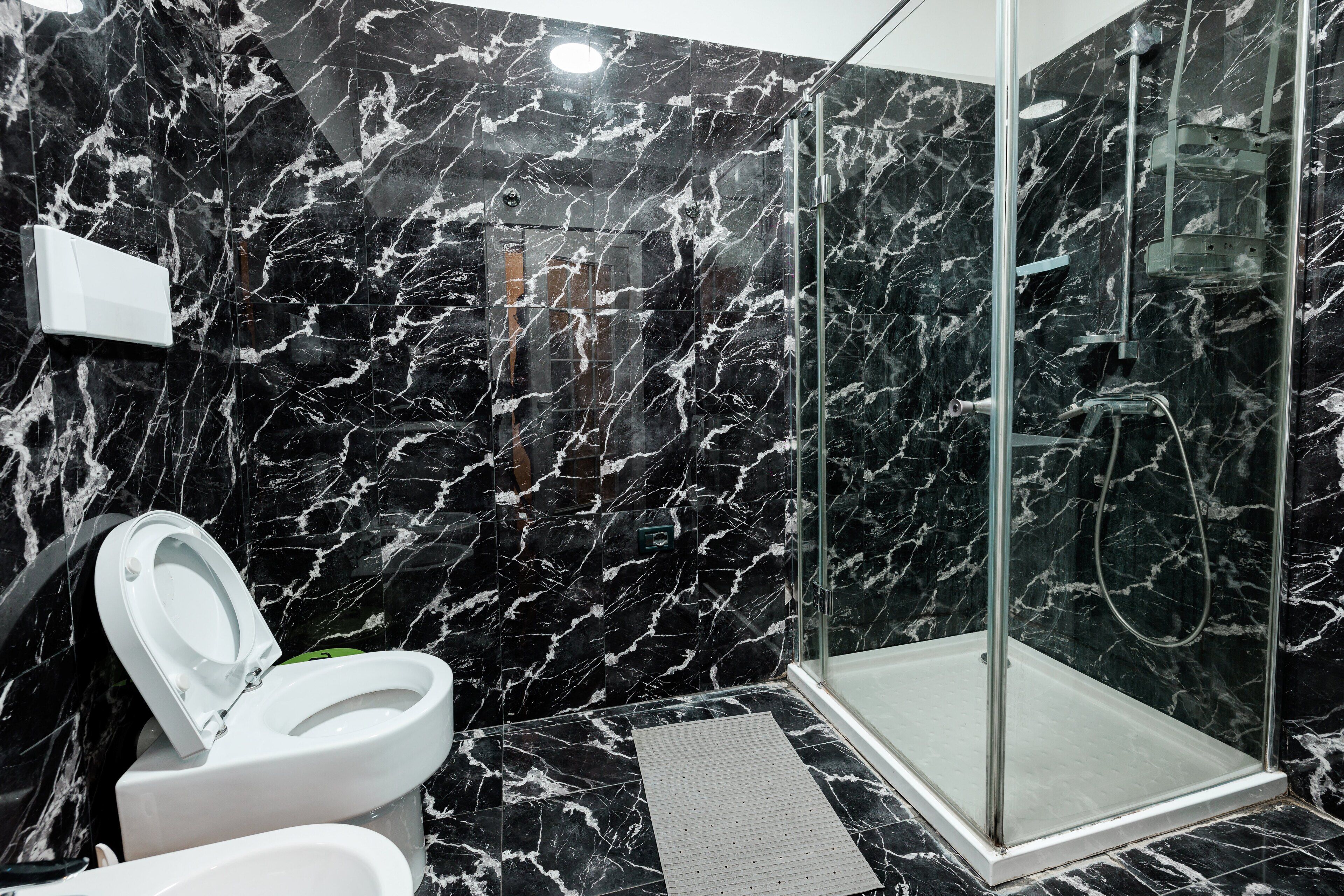 superior apartment | bathroom | shower, free toiletries, hair dryer, slippers