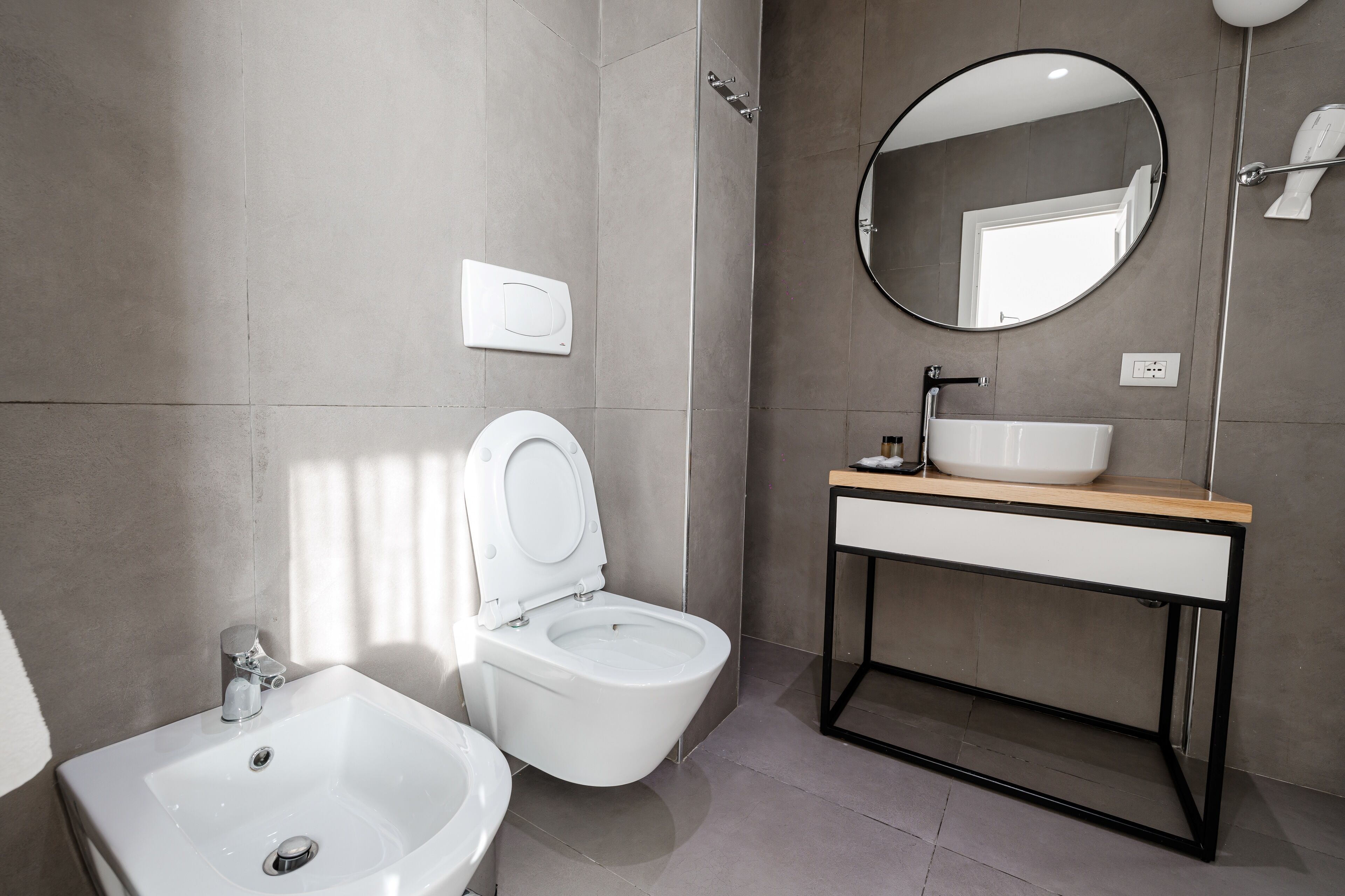 shower, free toiletries, hair dryer, slippers