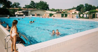 Cottage pour 4 personnes au calme, piscine, court de tennis, nature