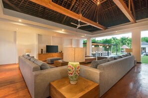 Interior - Seminyak, Large Groups, 11 Bdr/14 beds,Near Beach (Seminyak)