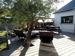 Terrace/patio - Large House with Jacuzzi 900 m from the beach (Erdeven)