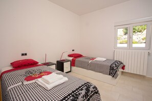 7 Schlafzimmer, Bügeleisen/Bügelbrett, kostenloses WLAN, Bettwäsche