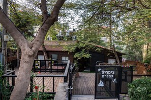 Property grounds - Private Suite's that provides comfort and beauty to our guests! (Tiberias)