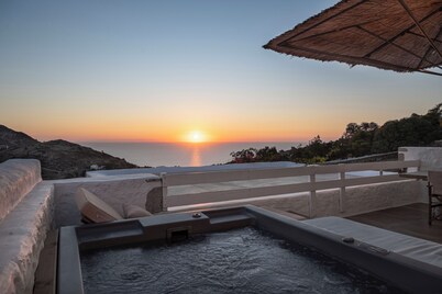 Sunset and sea view villa in Chora