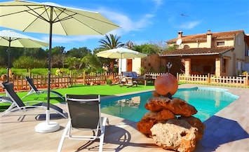 Finca with pool for rent in Mallorca
