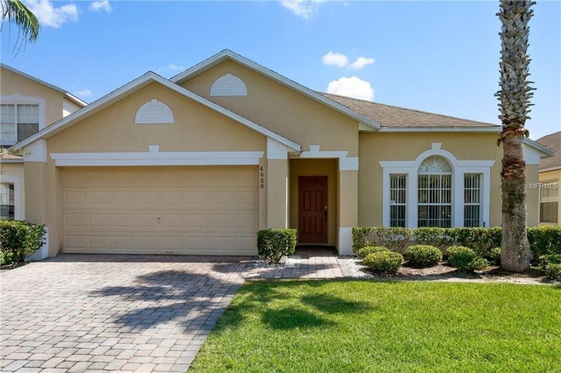4 BED 3 BATH LAKE VIEW WITH POOL/JACUZZI