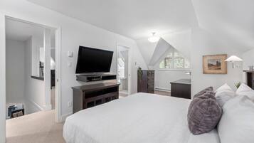 3 Schlafzimmer, Schreibtisch, BĂŒgeleisen/BĂŒgelbrett, kostenloses WLAN