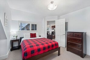 3 عدّة غرف نوم ومكتب ومكواة/لوح كي وواي فاي مجانًا