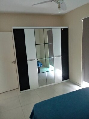 2 chambres, fer et planche Ă repasser, Wi-Fi gratuit, draps fournis
