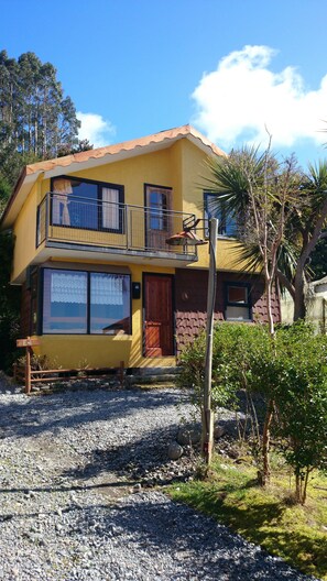 Down duvets, individually decorated, individually furnished, free WiFi - Hotel Complejo Turistico Los Alamos (Puerto Montt)