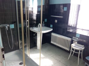 傳統單棟房屋, 4 間臥室 | 浴室 | 淋浴設備、風筒、提供毛巾、番梘