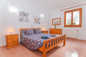 3 bedrooms, iron/ironing board, free WiFi, bed sheets - Can Toni 403 traditional finca with private pool, air-conditioning, large garden and WiFi (Campos)