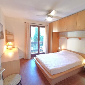 1 bedroom, iron/ironing board, Internet