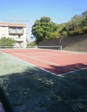 Sports court - 4PA109 - Apartment with swimming pool and parking (COLLIOURE)