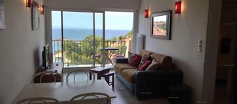 4HC65 - Sea view apartment with swimming pool