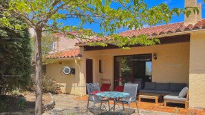 Unclassified image, 5 of 12, button - 4AMB2 - Pleasant villa with shared swimming pool (COLLIOURE)
