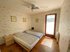 2 bedrooms, iron/ironing board, free WiFi