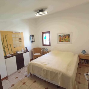 3 slaapkamers, een strijkplank/strijkijzer, gratis wifi