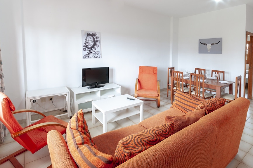 Secreto - Apartamento Con Piscina Compartida En Oliva Nova. - Oliva
