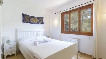 5 chambres, fer et planche à repasser, Wi-Fi gratuit, draps fournis