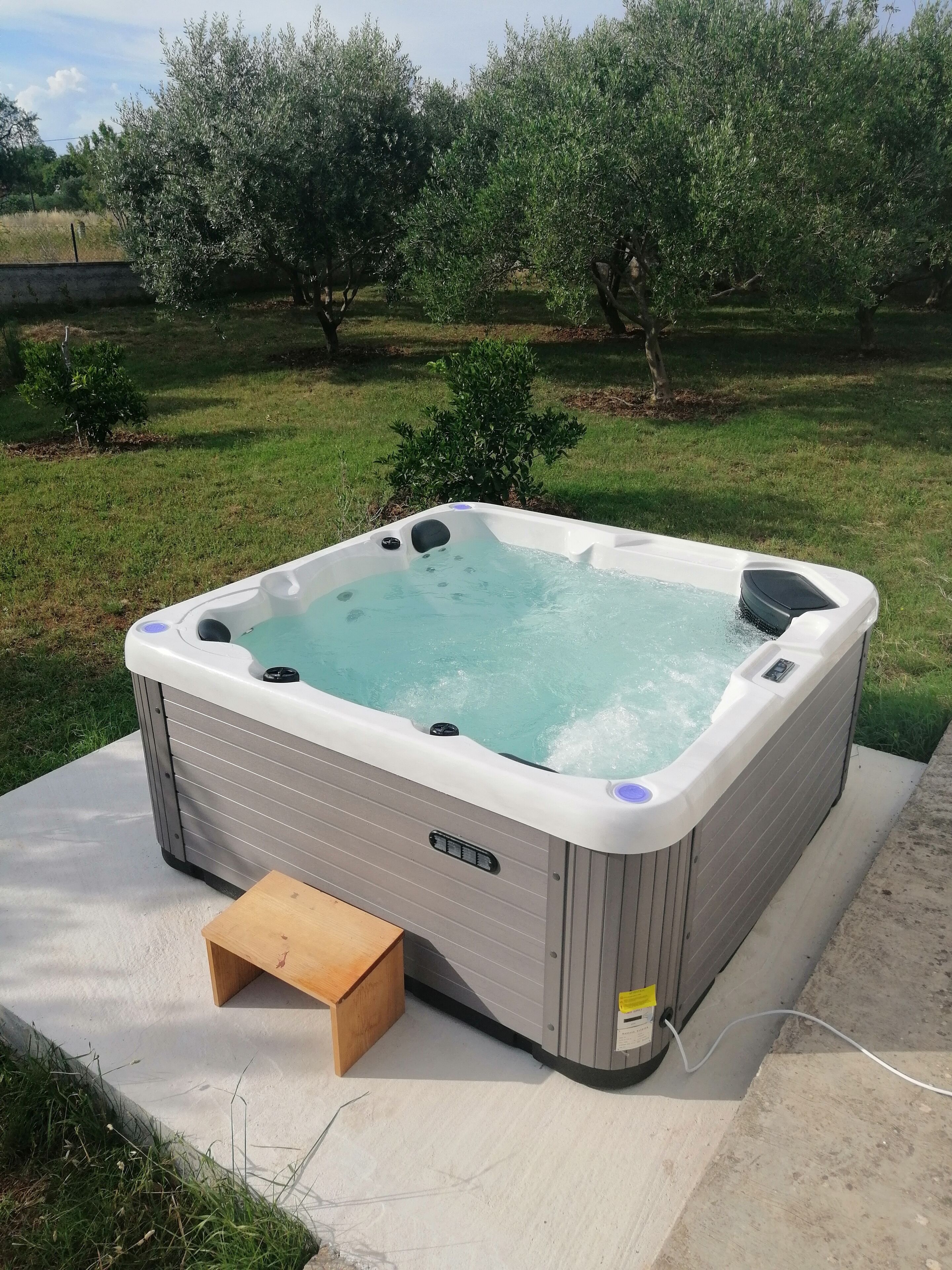 Bain à remous extérieur