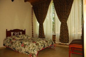4 bedrooms, bed sheets, wheelchair access