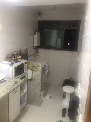 Microwave, toaster
