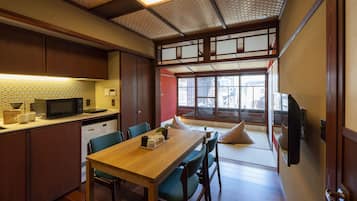 1 bedroom, in-room safe, individually furnished, desk