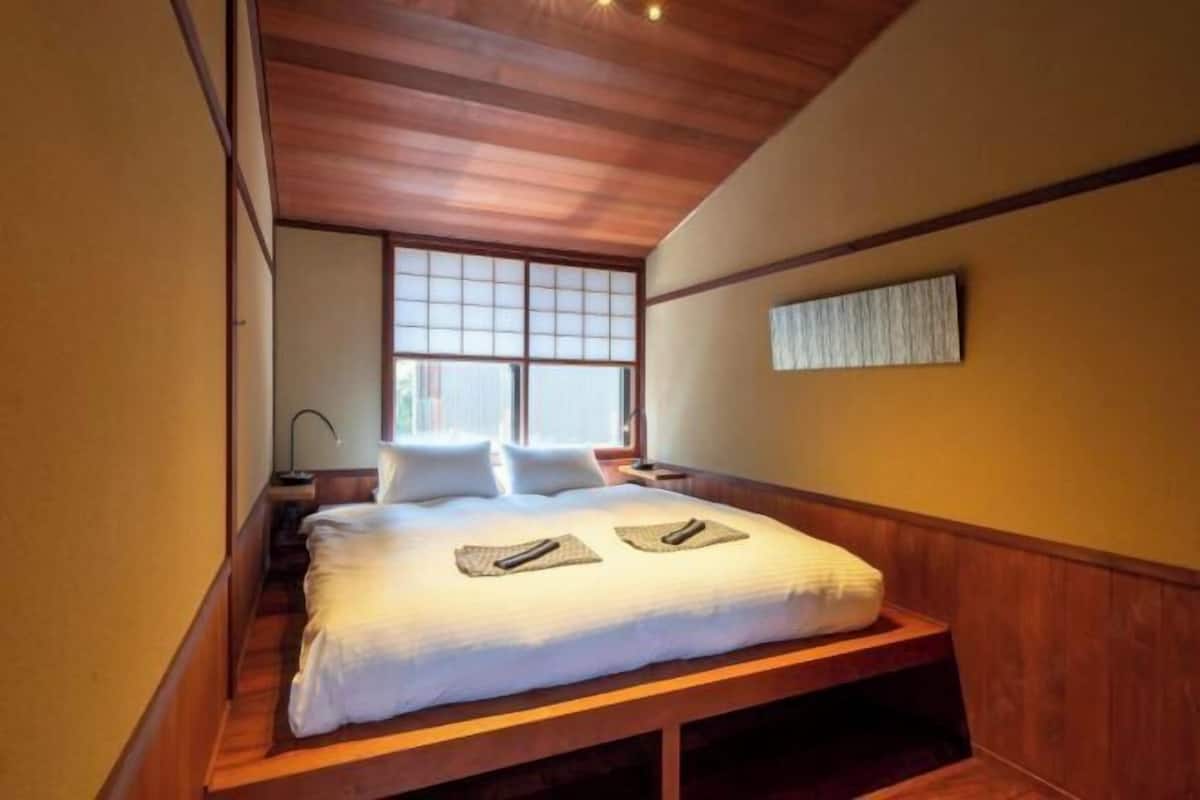 1 bedroom, in-room safe, individually furnished, desk