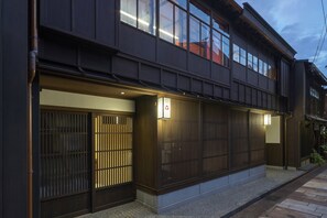 Front of property - evening/night - Utaimachi (Kanazawa)