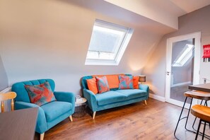 TV, offices - City loft Stay- Optional Parking (Galway City)