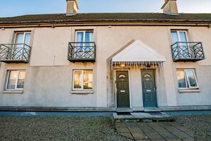 Exterior detail - Top of the Town - Optional Parking available (Galway City)