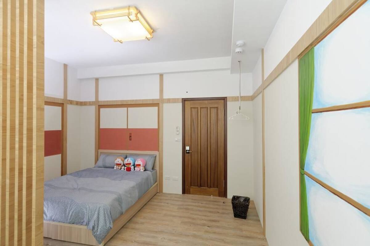 Desk, rollaway beds, free WiFi, bed sheets