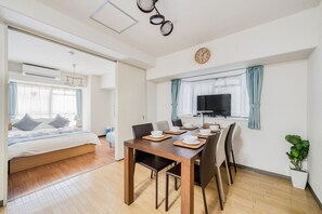 Superior Room | In-room dining - Park Residence Omori (Tokyo)