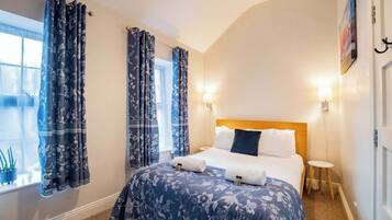 1 bedroom, iron/ironing board, travel cot, WiFi