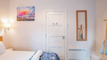 1 bedroom, iron/ironing board, travel cot, WiFi