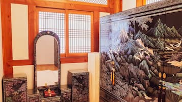 1 phòng ngủ, trang trí khác biệt