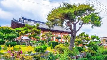 Traditional House (Whole House: Main+Annex Building)