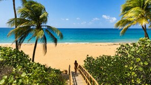 Beach nearby, sun-loungers, beach towels - Luxury Condo with Ocean Views near Old San Juan (San Juan Antiguo)