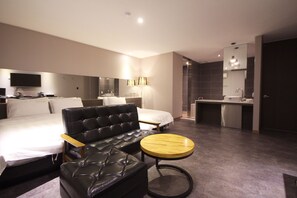 Suite (Twin) | Blackout drapes, free WiFi, bed sheets - Paradise Hotel (Gunsan)
