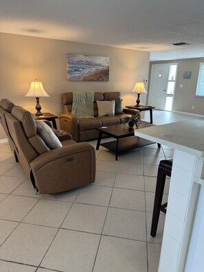 Smart TV, DVD player, stereo