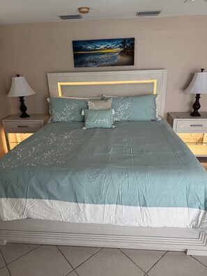 4 bedrooms, in-room safe, desk, iron/ironing board