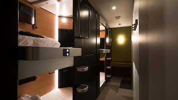 Habitación cuádruple, solo para mujeres (Private Cabin) | 1 habitación y wifi gratis