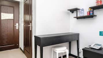 Habitación individual económica | Wifi gratis y ropa de cama